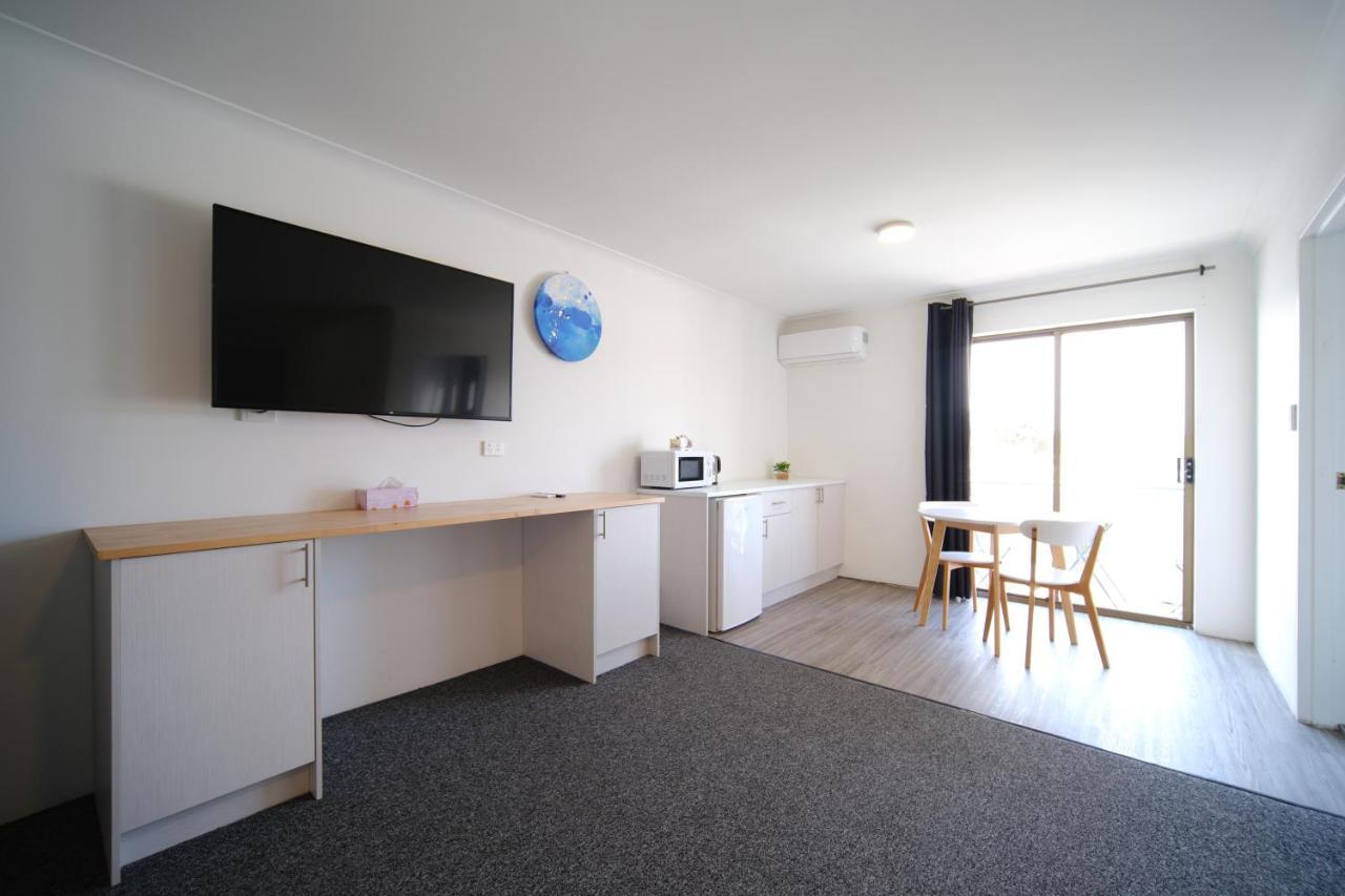 Lakeside Inn Wollongong Primbee Экстерьер фото