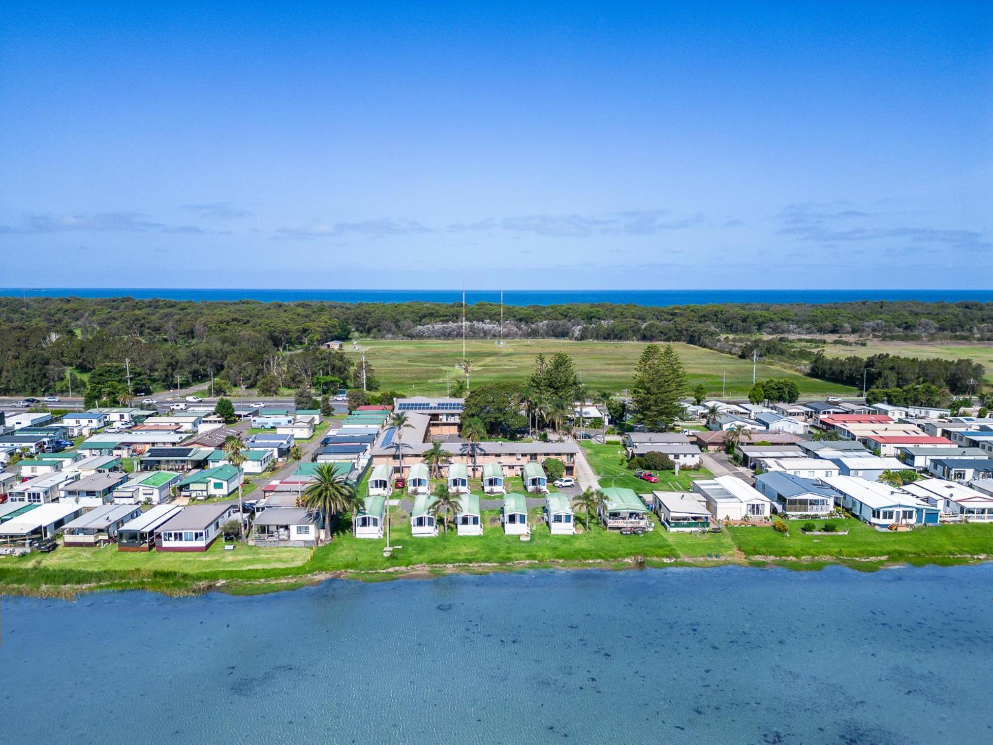 Lakeside Inn Wollongong Primbee Экстерьер фото