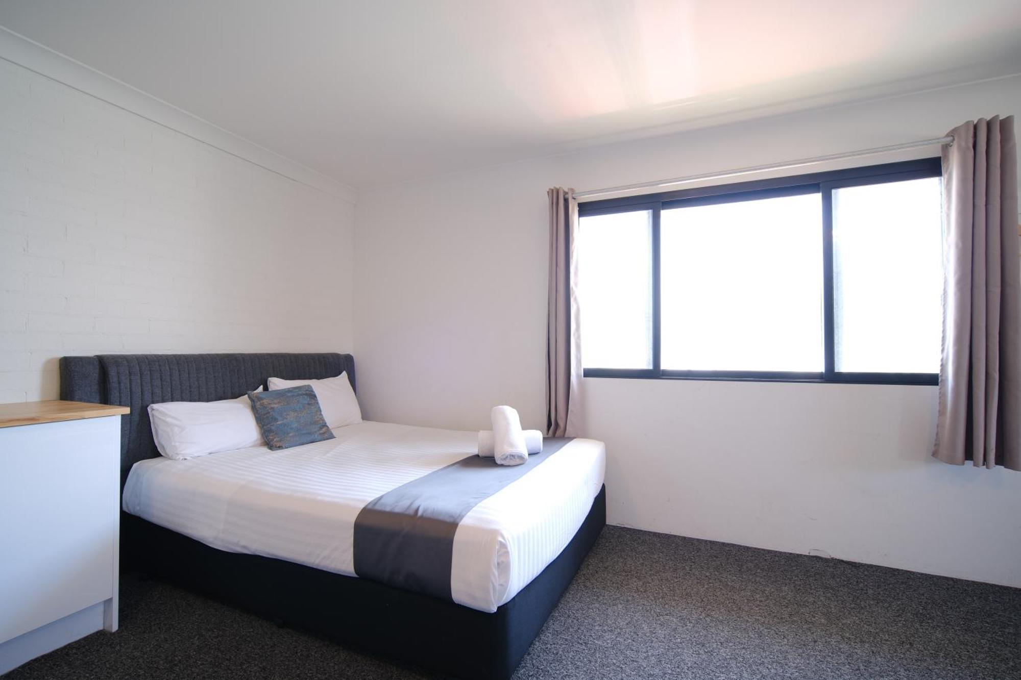 Lakeside Inn Wollongong Primbee Экстерьер фото